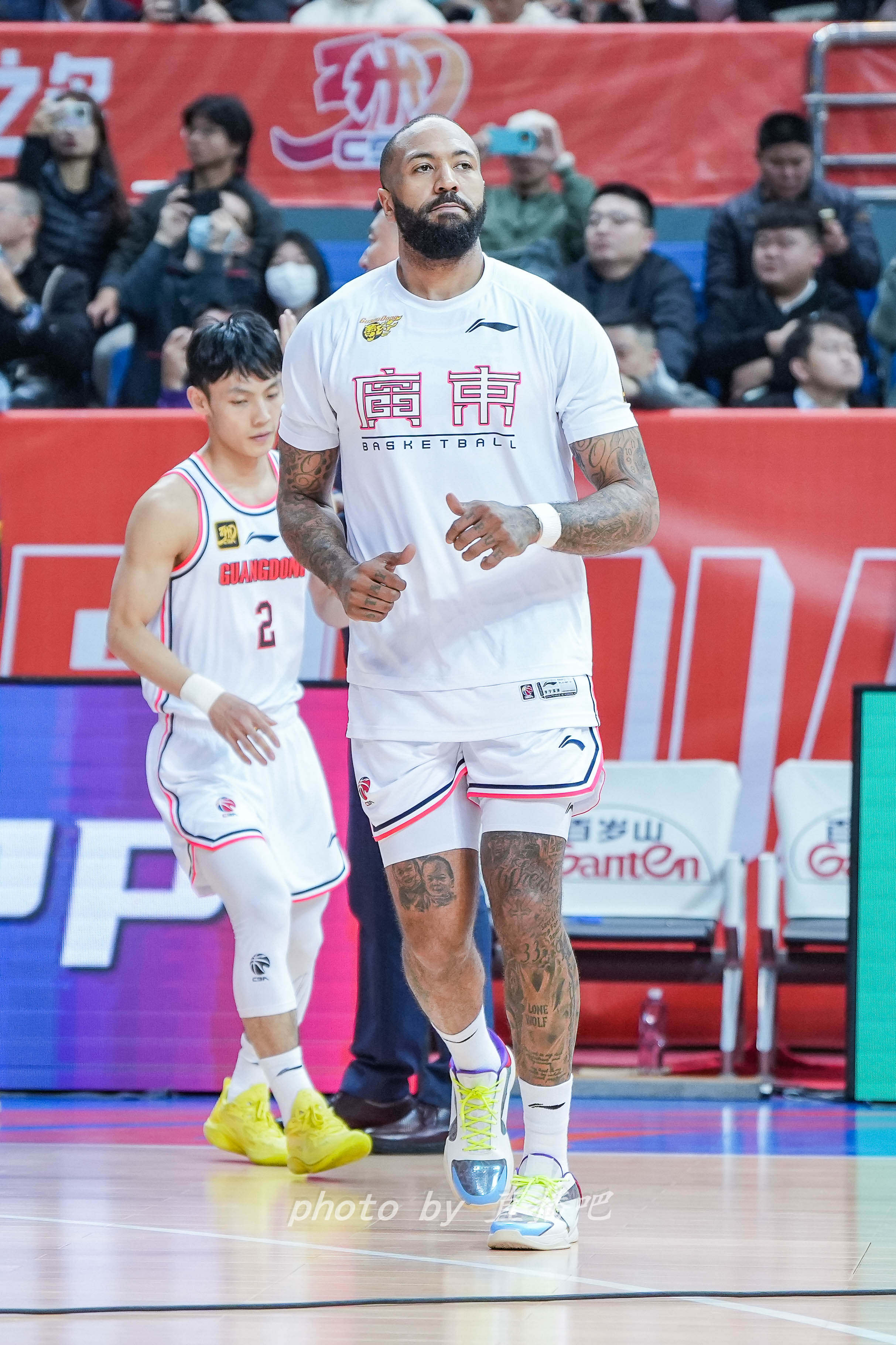  打得不錯！36歲吉倫沃特原本的第三外援卻成廣東男籃的真大腿