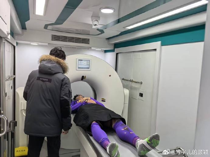  記者：謝維軍初步檢查無(wú)大礙，后續(xù)兩天還要注意觀察