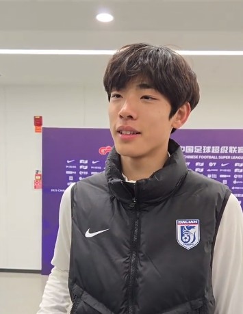  國青歸來上演中超首秀，朱鵬宇：感覺很好，場上大哥們很支持我