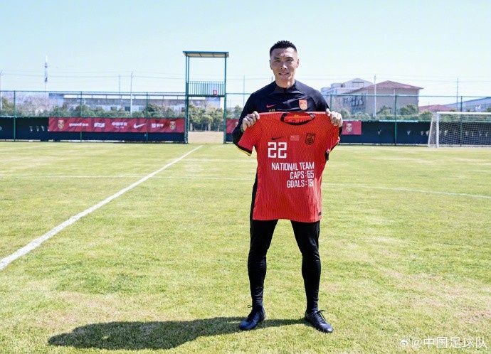  向退役的前國(guó)家隊(duì)球員于大寶表達(dá)感謝、送上祝福