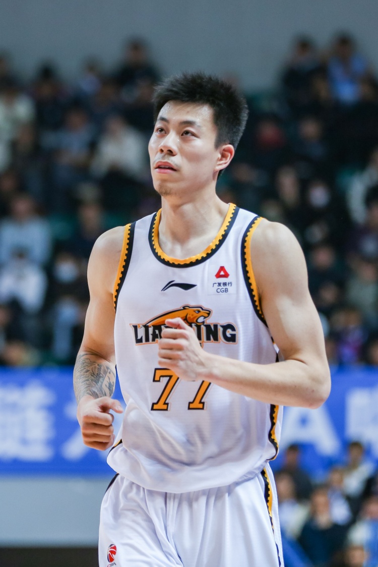  媒體人：張鎮(zhèn)麟、韓德君將因傷缺席今晚對(duì)陣北控的比賽