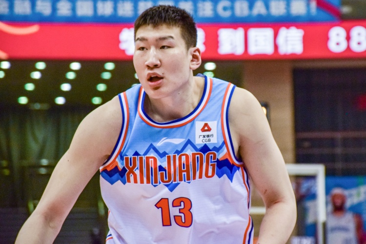  拼搶積極但手感不佳！李炎哲半場8中2&罰球6中4拿8分 搶4個前場板