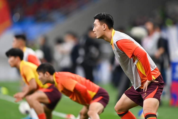  足球報(bào)：張玉寧、蔣圣龍均有不同程度傷病，伊萬(wàn)未讓在熱身賽出場(chǎng)