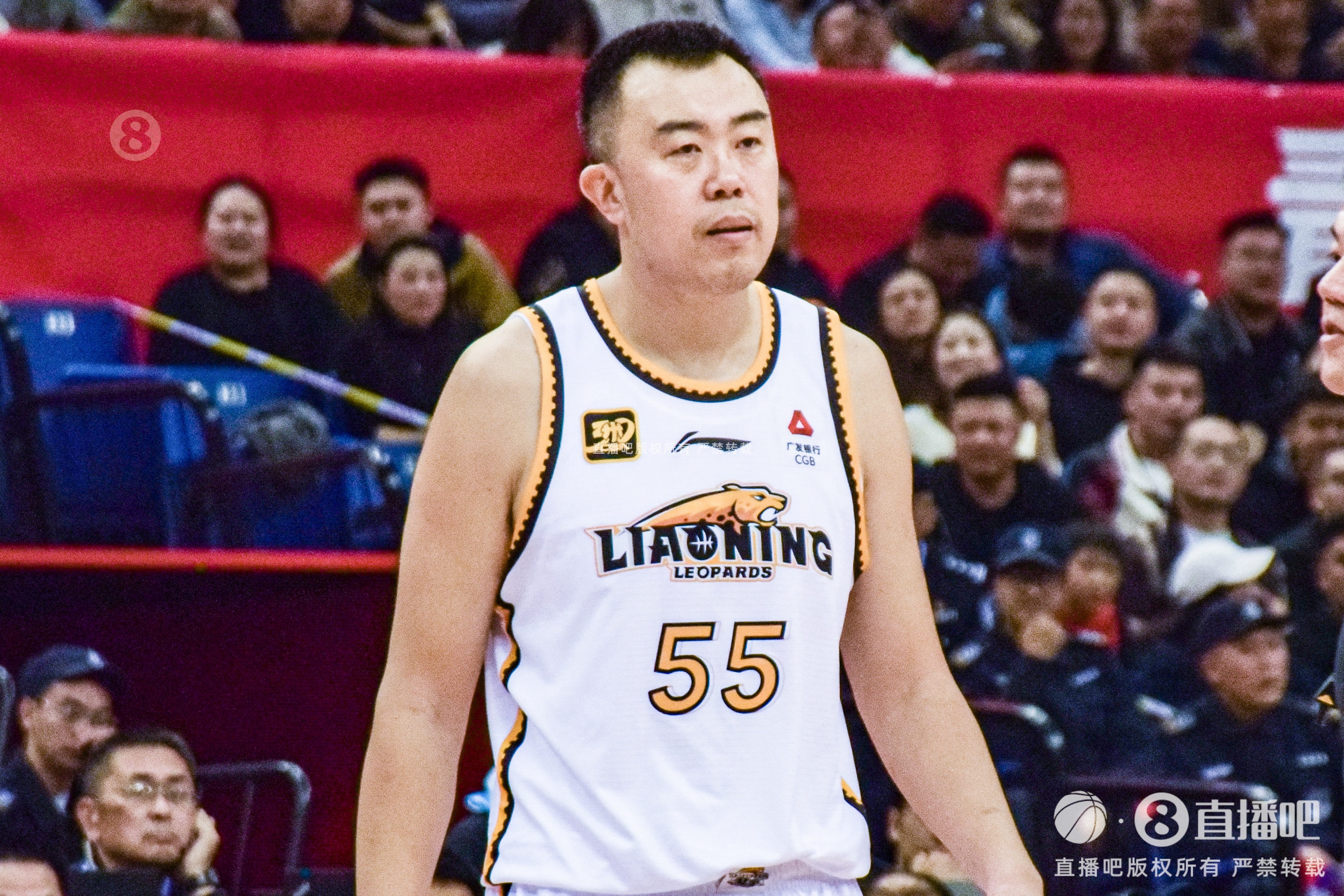  油箱滿滿的！韓德君上半場5投全中得到10分3板2助1斷