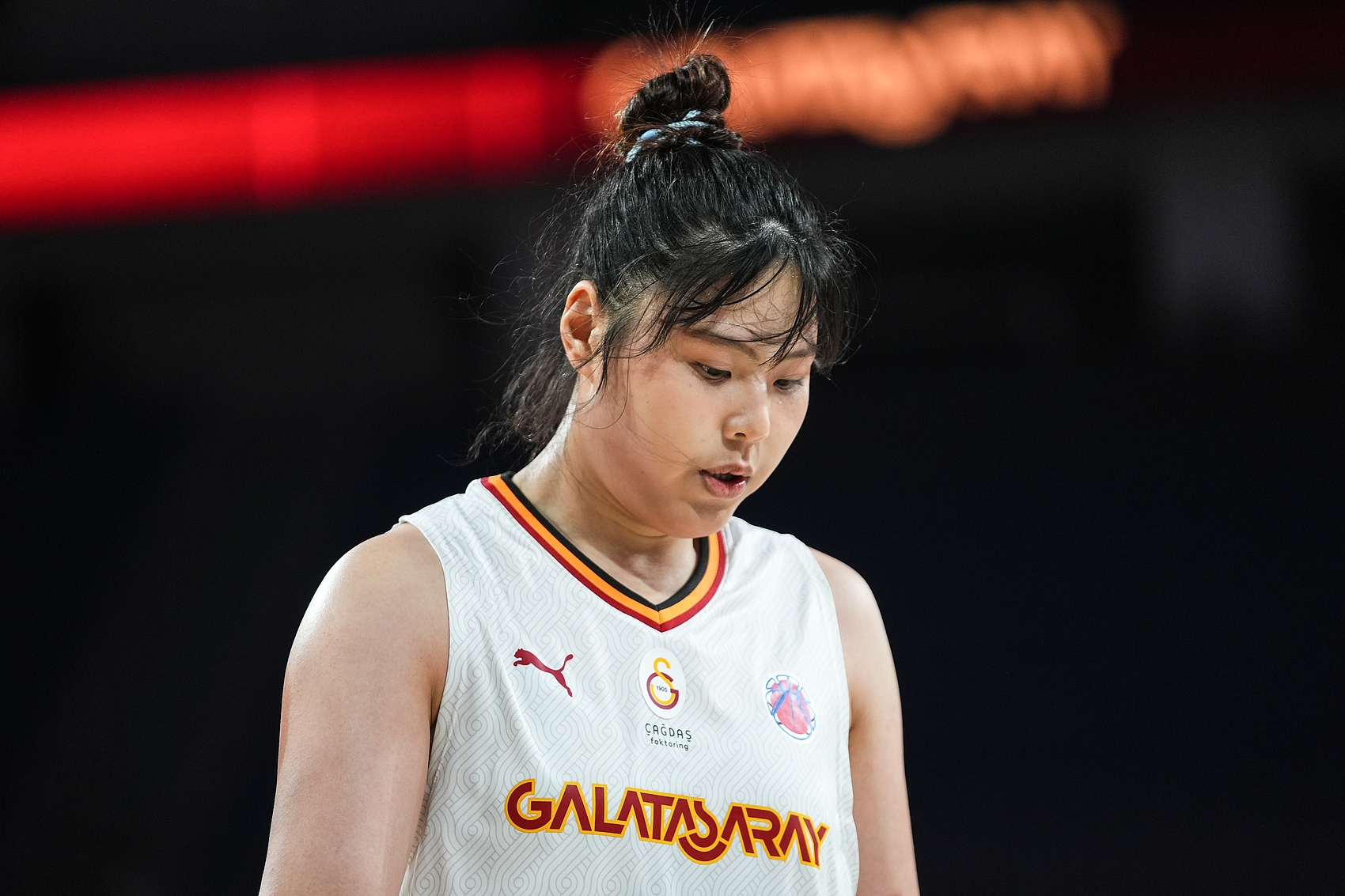  繼續(xù)沖！李月汝本賽季常規(guī)賽場均15分7.6板1.5助 兩分命中率56.9%
