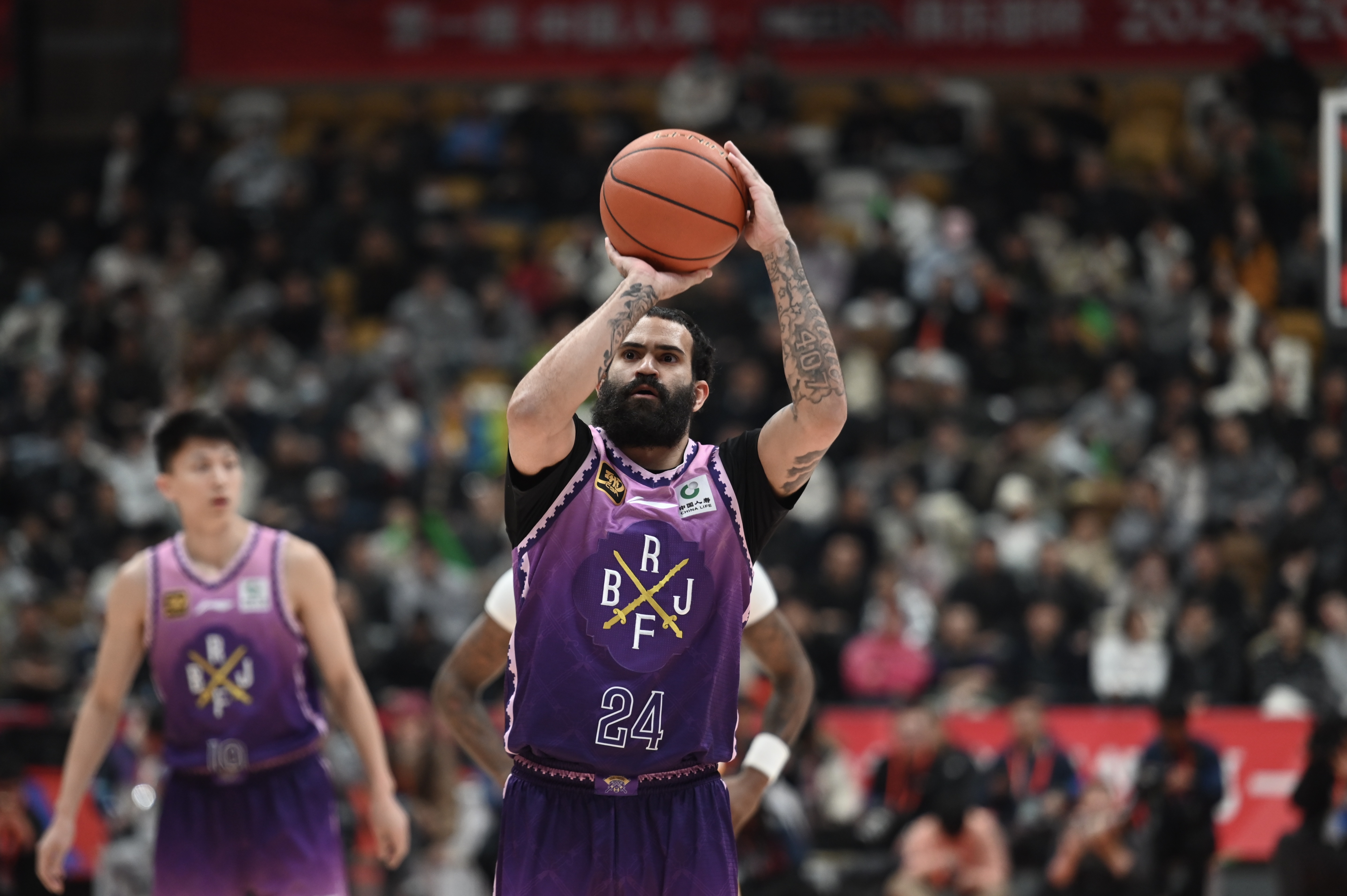  攻筐效率真不錯(cuò)！里勒半場11中7&5罰全中轟下全隊(duì)最高的19分