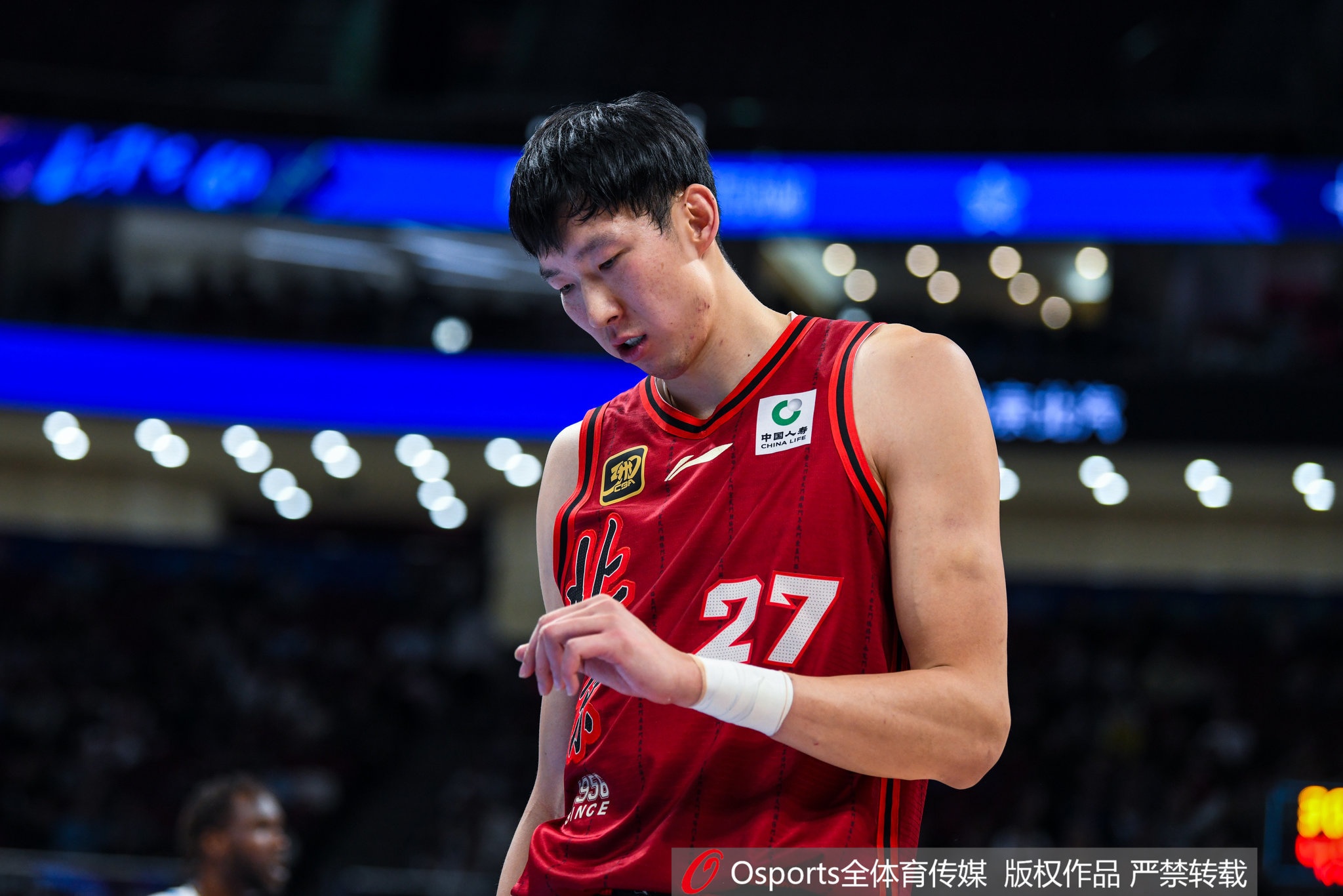  不妙！趙探長：首鋼醫(yī)院建議周琦進行結膜縫合手術 待權威復診！
